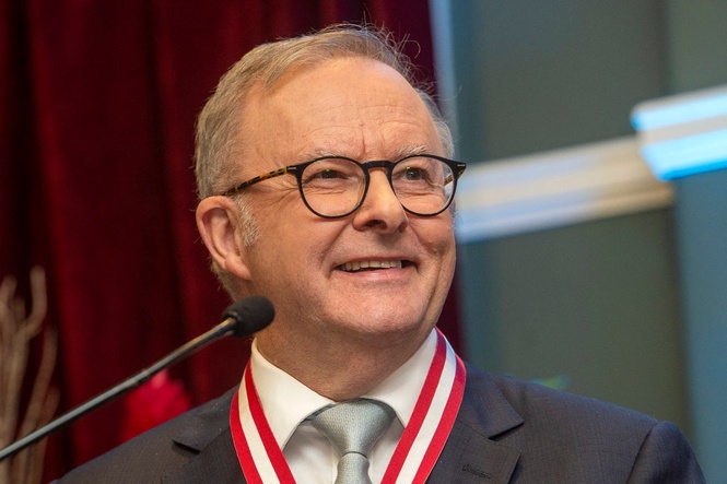 Australian PM apologies for ‘disrespectful’ Kylie Minogue comment