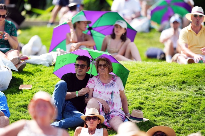 Heat warning for spectators attending Wimbledon as temperatures soar