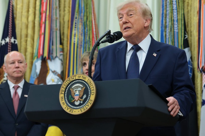 Trump is praised for ‘getting rid of that ridiculous red card’ at Oval Office event