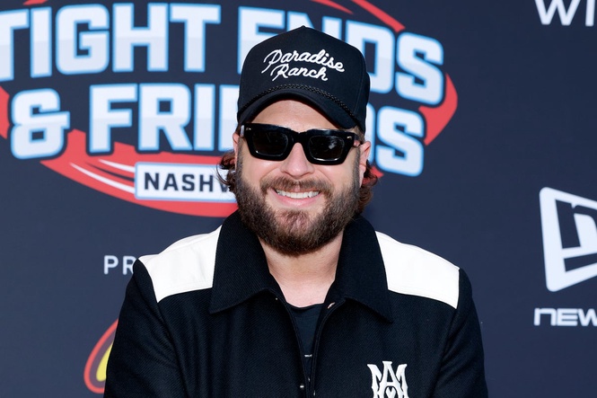 Country music star shares new look after 70lb weight loss journey
