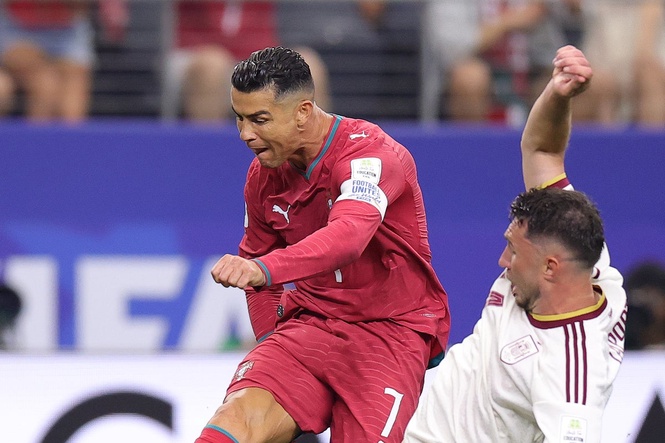 Spain v Portugal LIVE: Nuno Mendes crashes bar after Cristiano Ronaldo penalty appeal denied in World Cup last 16 clash
