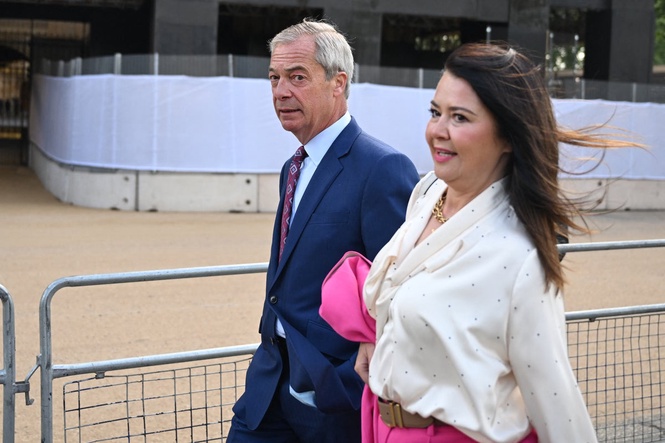 Labour urges elections watchdog to investigate Nigel Farage’s finances