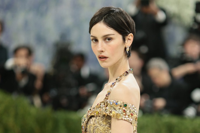 Why Gracie Abrams has raised eyebrows with Taylor Swift wedding post