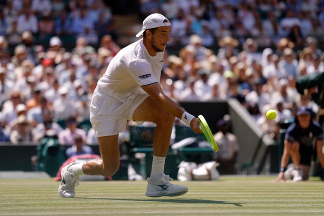 Who is Jan-Lennard Struff? German late bloomer battles Jannik Sinner for Wimbledon semi-final spot
