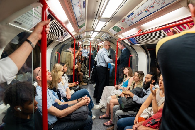 Which Tube lines have air con? How best to survive a heatwave on the London Underground