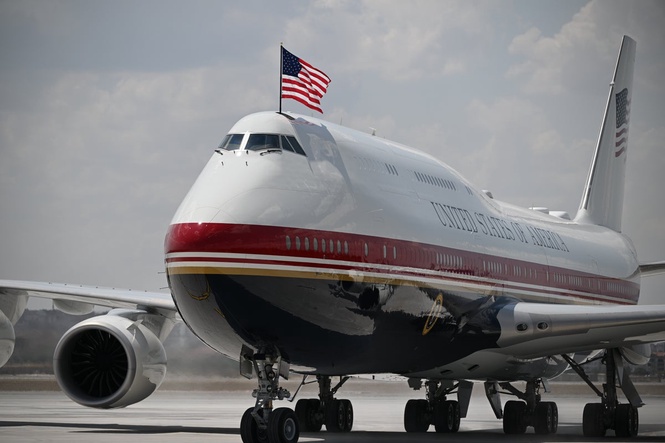 Trump’s tiny Air Force One hot dog roasted by the internet