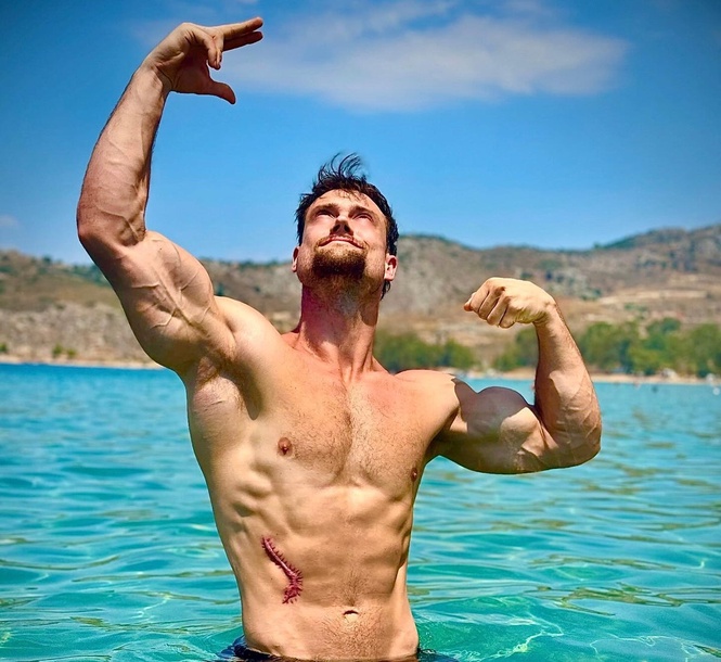 Looksmaxxing influencer Connor Murphy drowns in Thailand after fleeing police: reports