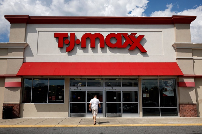 Georgia woman facing up to 75 years in prison for stealing $300K by returning rugs to TJX stores