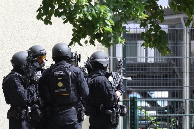 2 girls wounded at a high school in southern Germany, teenage suspect arrested