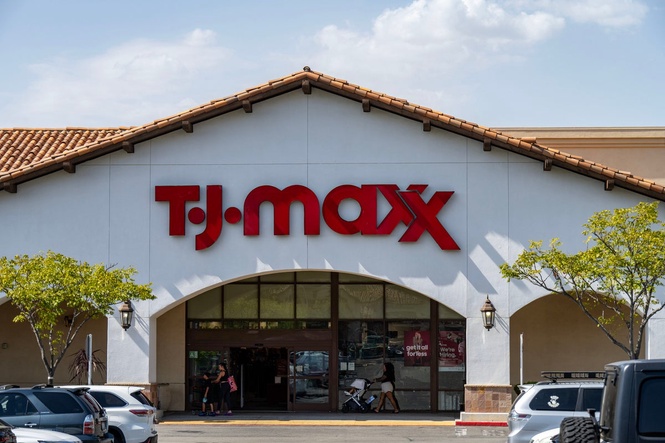 Woman accused of using ‘rug’ trick to steal $300,000 from TJ Maxx stores