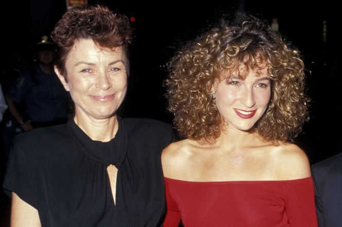 Dirty Dancing star Jennifer Grey says 94-year-old mom died ‘on her own terms’ after cancer diagnosis