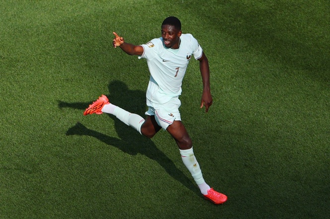 France seal World Cup semi-final spot with ominous display against Morocco