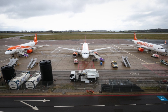 Luton Airport passengers to get free bus travel this summer