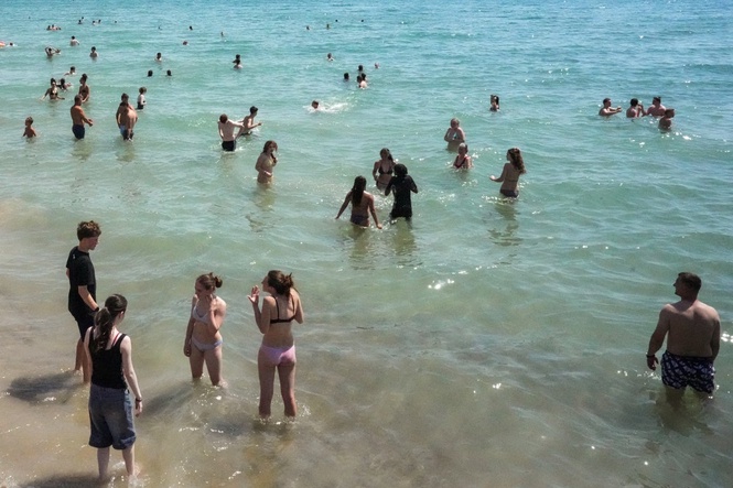 Urgent wildfire and heat warnings issued amid soaring heatwave temperatures