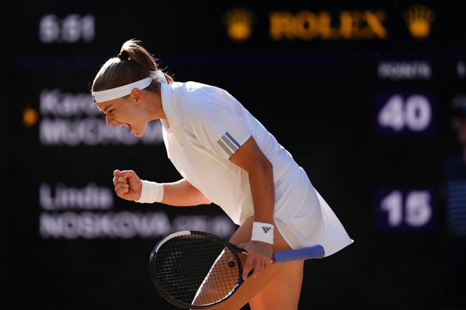 Wimbledon 2026 LIVE: Muchova saves match points against Noskova to force deciding set