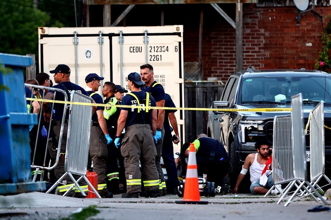 Suspect still at large after Toronto mass shooting leaves two dead, four injured