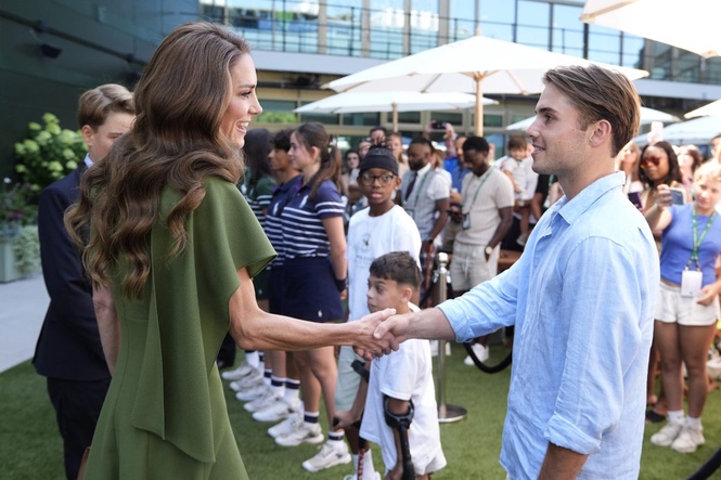 Arthur Fery tells Kate that George and Charlotte can play tennis with him