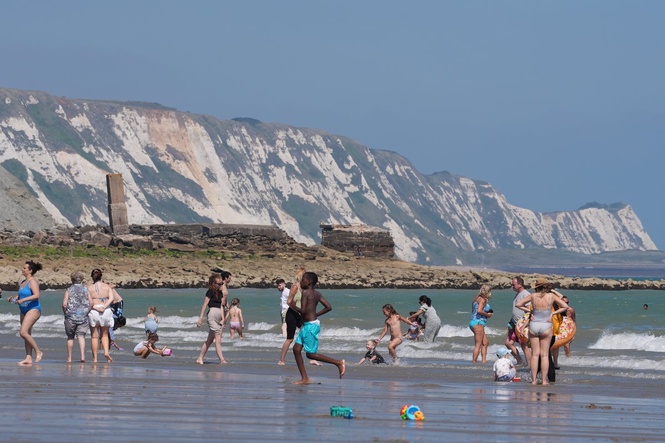 How long will the heatwave last? Met Office latest as scorching weather continues