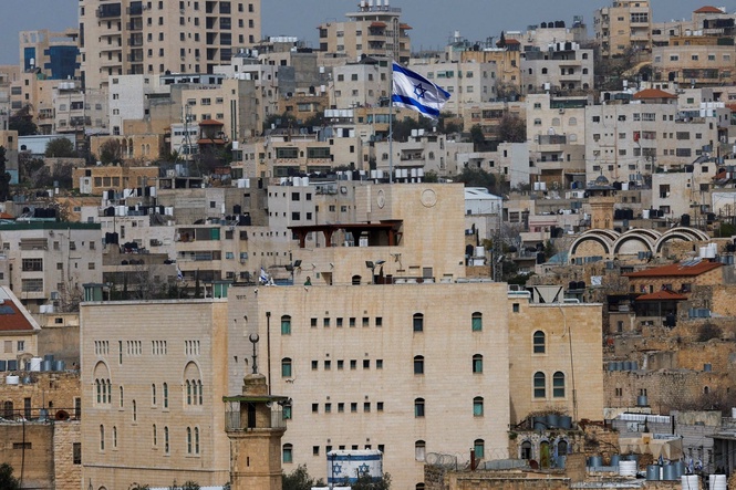 Prominent Israeli figures call for UK to ban trade with settlements in occupied West Bank