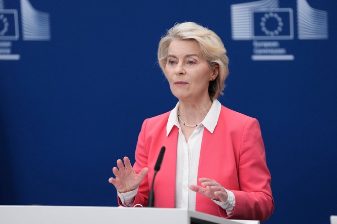 EU chief weighs age restrictions for children using social media