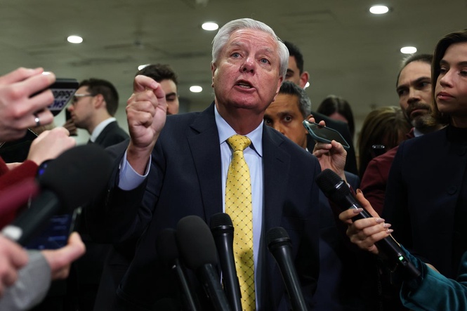 Trump says he has someone who ‘would be great’ to replace Sen. Lindsey Graham