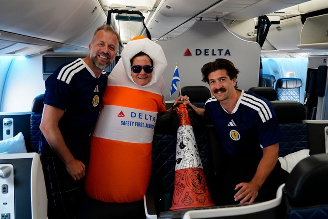 Traffic cone flies first class to Boston as symbol of Scotland’s friendship