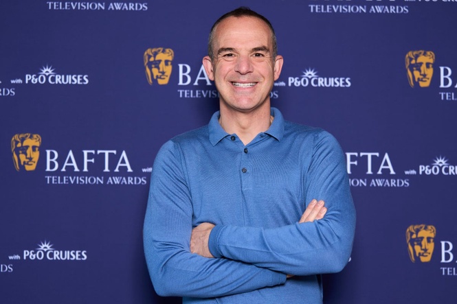 Martin Lewis issues vital ‘two-week rule’ for cheaper summer flights