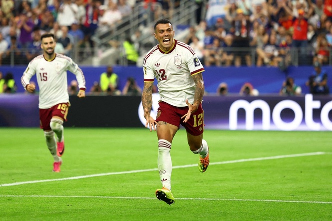 First World Cup 2026 finalists revealed as Spain ease past France