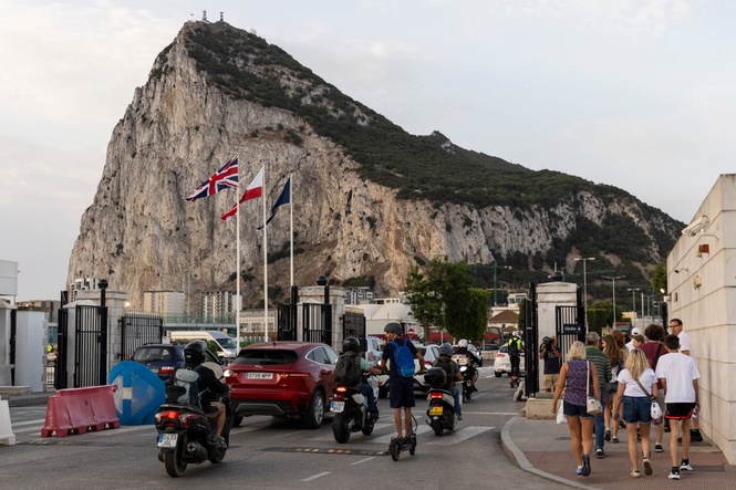 Border between Gibraltar and Spain removed in historic freedom of movement deal
