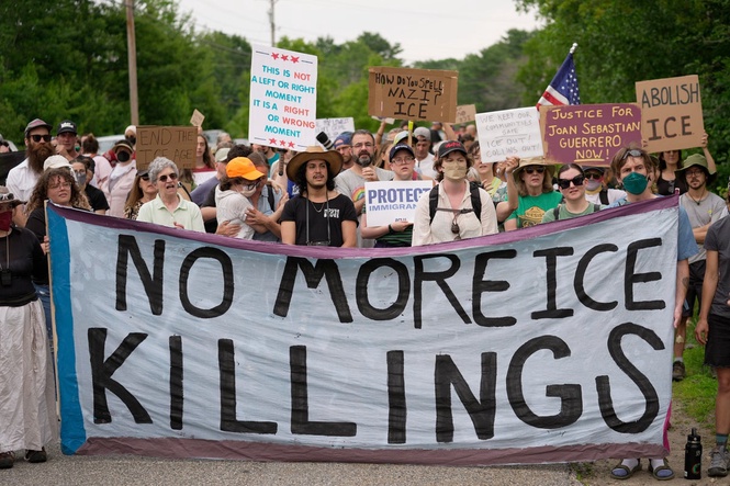 Maine protests after ICE fatally shoots a motorist, in photos