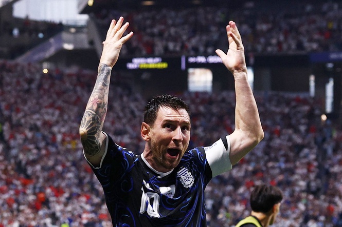 England level with Argentina in World Cup semi-final as extra-time looms