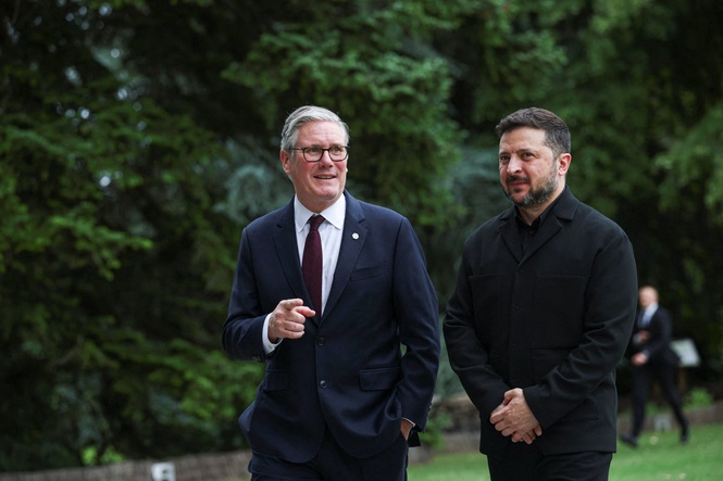 Keir Starmer says UK support for Ukraine will ‘always endure’ on farewell visit