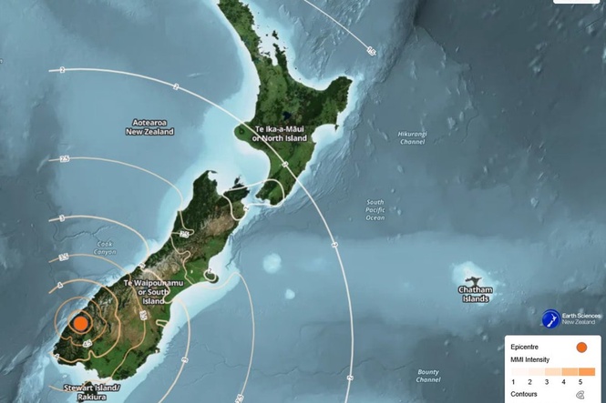 Strong 5.9-magnitude earthquake strikes near New Zealand tourist hotspot triggering tsunami warning