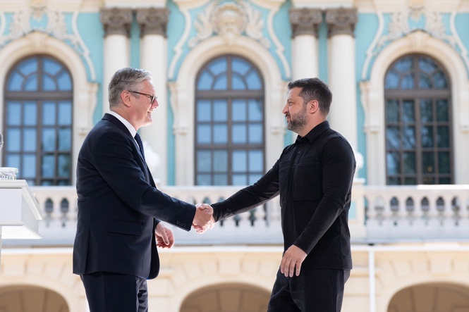 New prime minister will not ‘change UK-Ukraine dynamic’, Keir Starmer vows