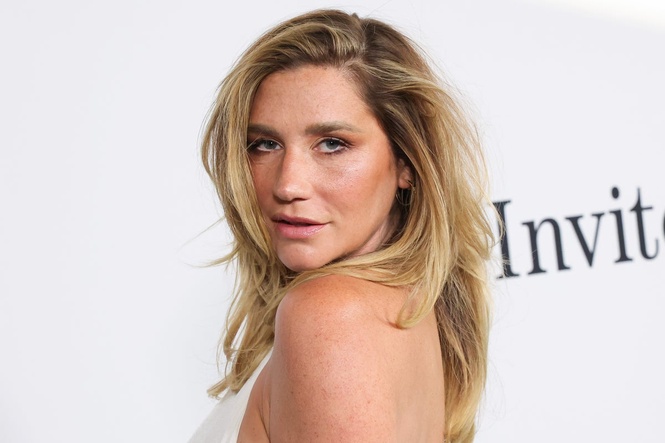 ‘It’s not a joke’: Kesha says she ‘collects fans’ teeth’ and turns them into jewellery