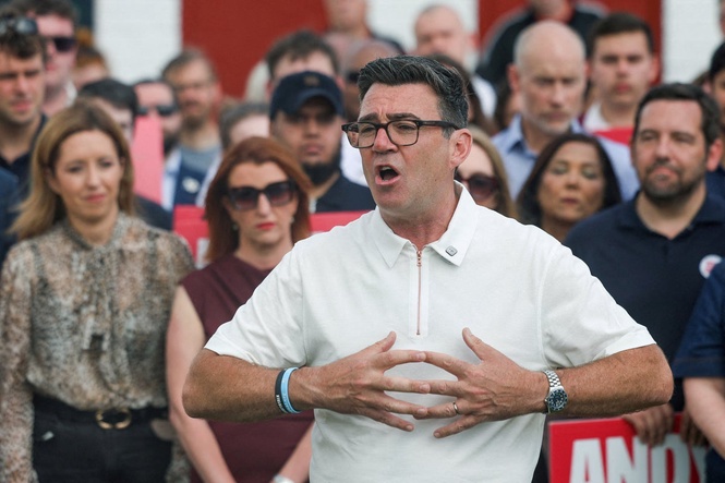 Bulletin AM briefing: Fifa to investigate Argentina’s Falklands banner and Burnham to pledge to be ‘unashamedly Labour’