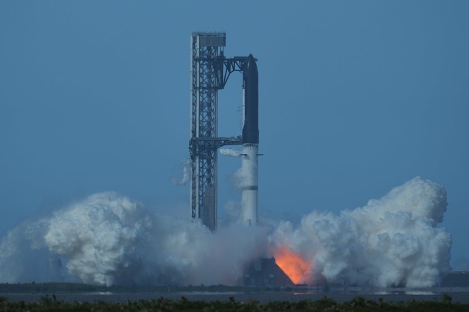Starship launch fails to take off as SpaceX stock plunges to new low