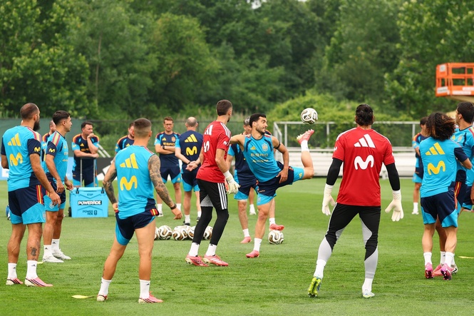 Calls for Spain to train indoors ahead of World Cup final as wildfire smoke engulfs New Jersey