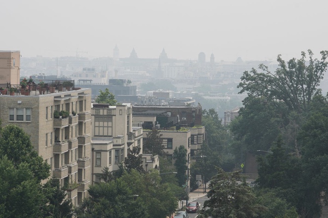Trump warns he’ll hit Canada with tariffs as wildfire smoke covers US cities