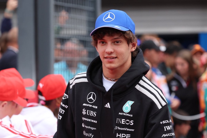 F1 Belgian GP LIVE: Race start time with Antonelli ahead of Verstappen on front row
