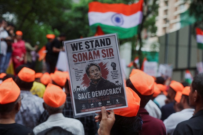 Why is Indian activist Sonam Wangchuk on hunger strike?