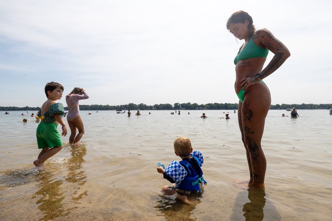 How to keep babies safe when temperatures soar