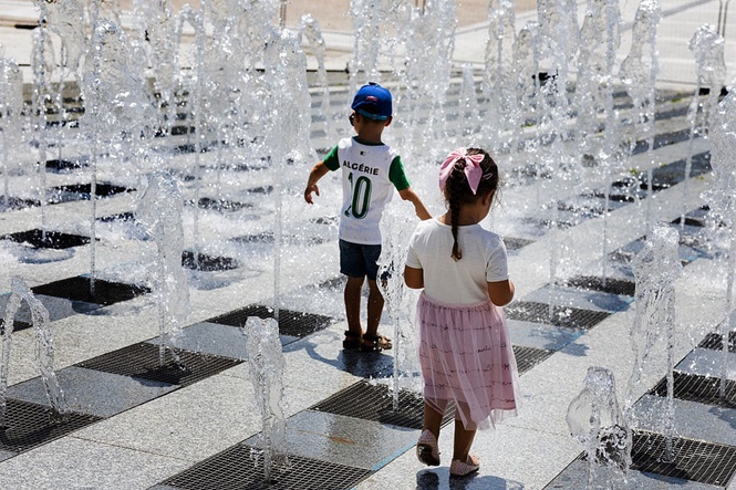 Pediatrician shares their top tips for keeping babies and toddlers safe during heat waves