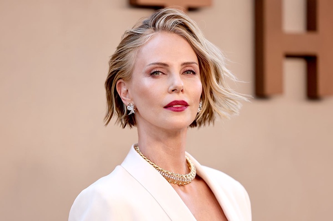 Charlize Theron’s hilarious Matt Damon confession steals the red carpet