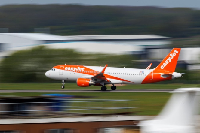 Huge 10-person fight forces EasyJet flight to return to airport just 30 minutes after take-off