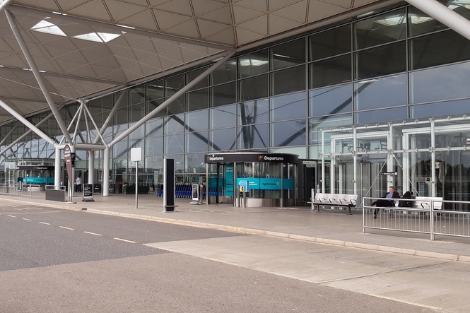 The UK airports with highest drop-off fees revealed as summer holidays get underway