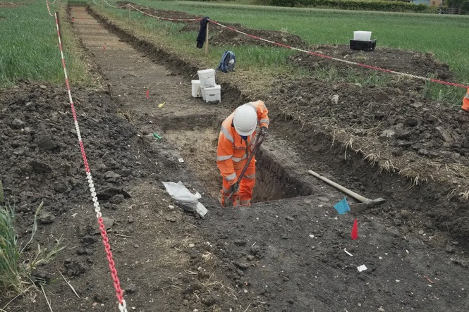 Archaeologists unearth rare Roman coin of Britain’s emperor Carausius on railway site