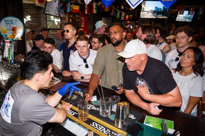 World Cup demand boosts pubs but restaurant and bar sales stumble