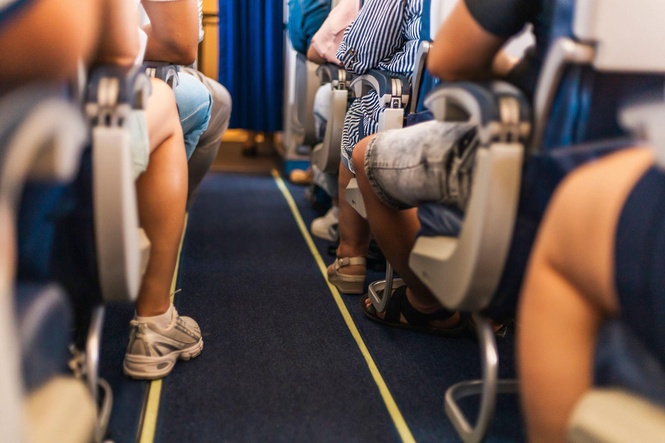 Passengers delayed overnight after child refuses seatbelt on airplane