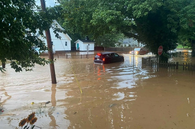 2 dead in flash floods caused by heavy rain in West Virginia, governor's office says